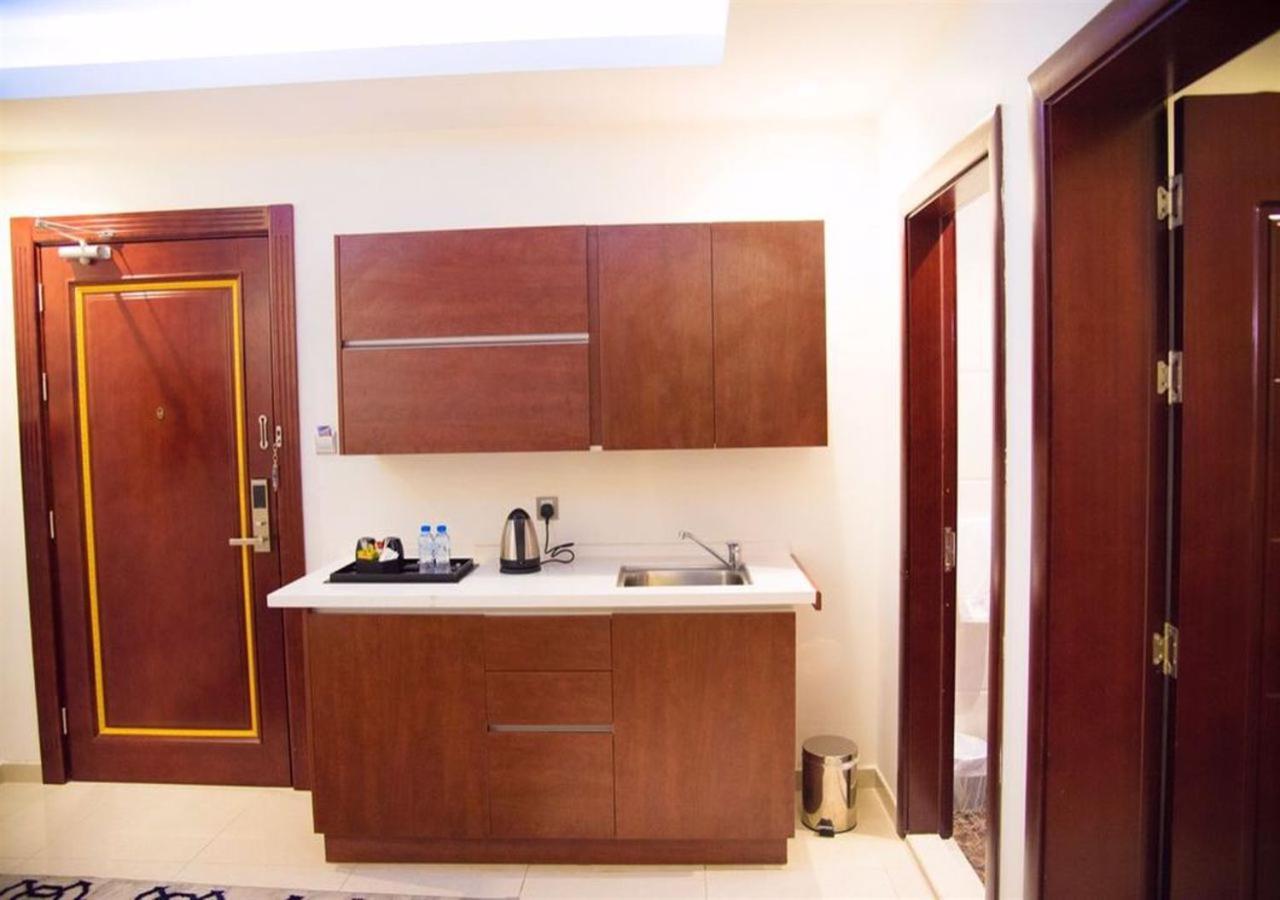 Carawan Hotel Jeddah Exterior photo