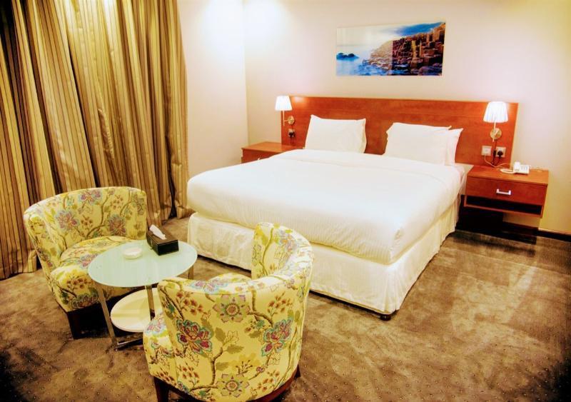 Carawan Hotel Jeddah Exterior photo