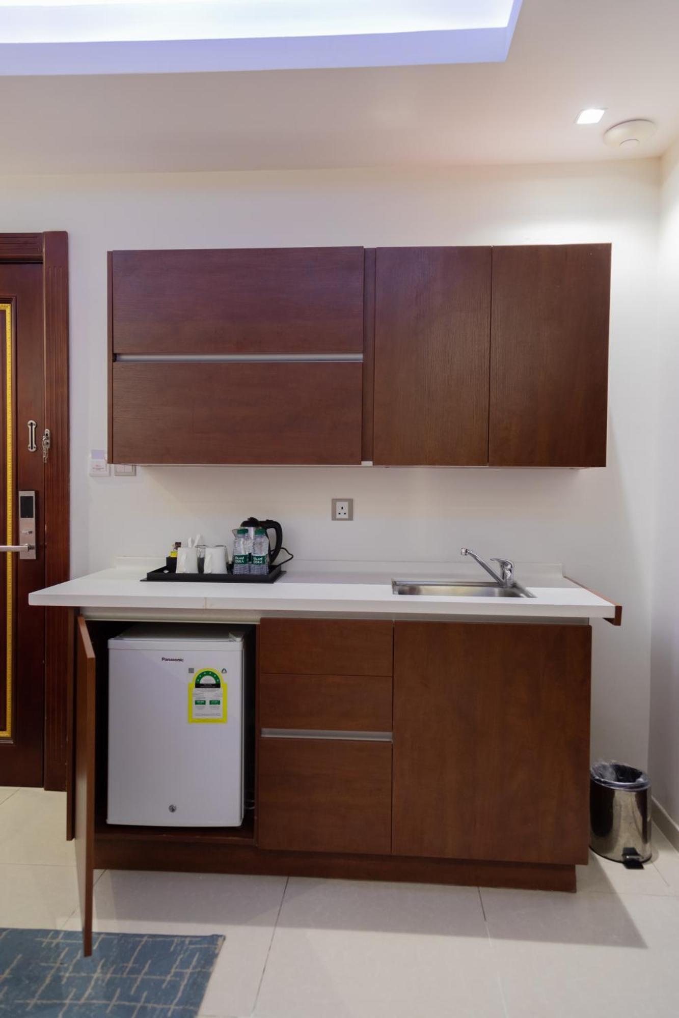 Carawan Hotel Jeddah Exterior photo